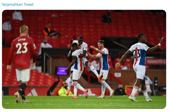 pemain-crystal-palace-saat-merayakan-gol-yang-dicetak-oleh-wilfried-zaha.jpg