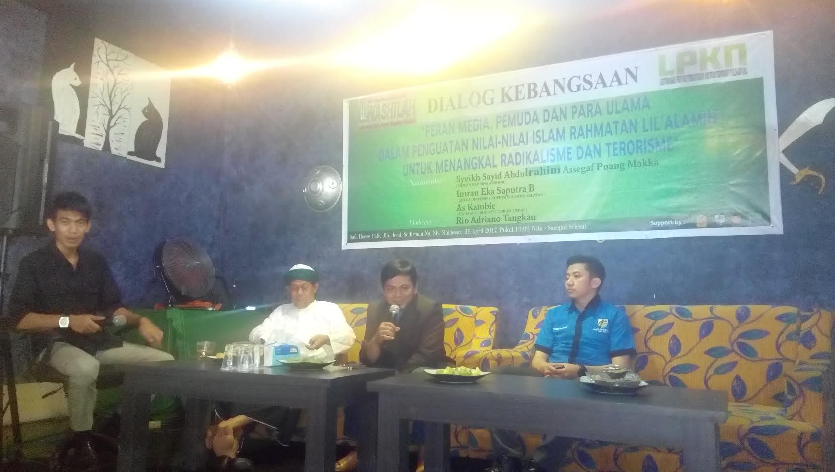 pembicara-dalam-dialog-kebangsaan_20170426_131038.jpg
