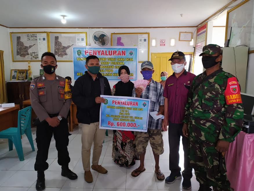 pemdes-popo-takalar-salurkan-blt-dana-desa-tahap-i.jpg