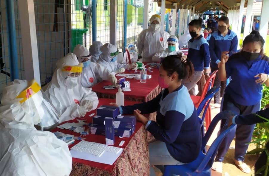 pemeriksaan-rapid-test-di-lapas-perempuan-kelas-iia-sungguminasa-162020.jpg