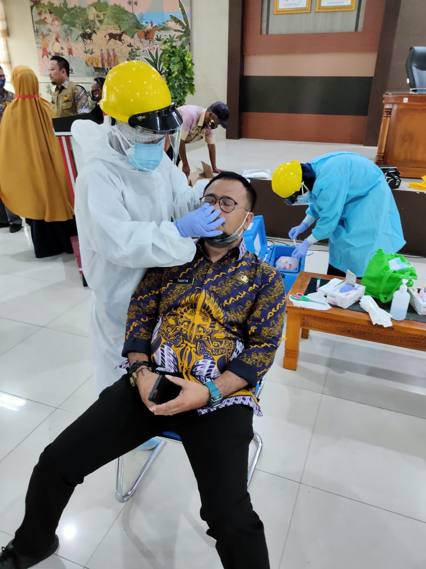 114 Pegawai Jalani Pemeriksaan Swab Massal di Kantor Bupati Jeneponto