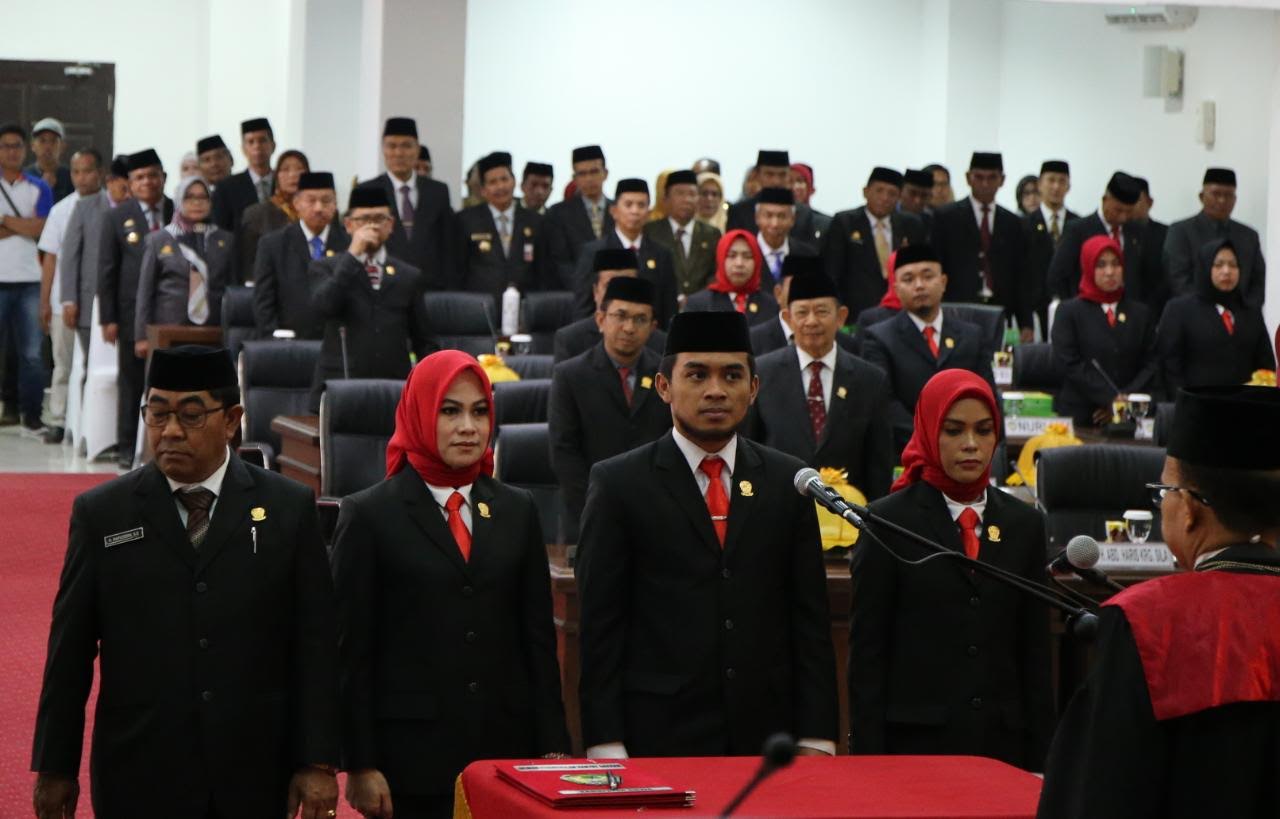 pengambilan-sumpah-dan-janji-pimpinan-definitif-dprd-gowa.jpg