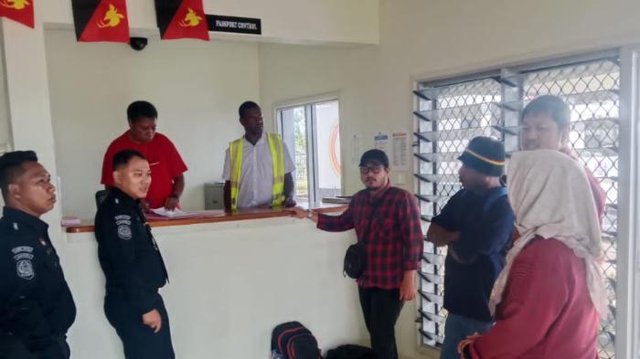 pengawalan-pendeportasian-WN-Papua-Nugini.jpg