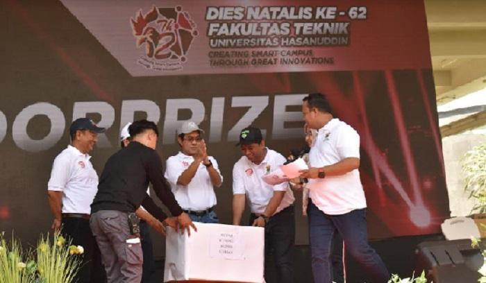 pengundian-hadiah-doorprize-saat-perayaan-Dies-Natalis-ke-62-FT-Unhas.jpg