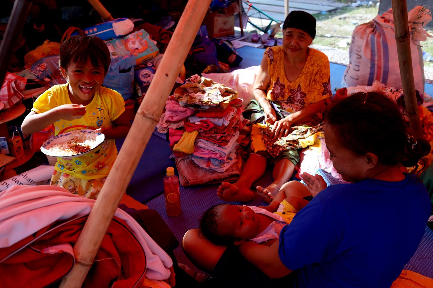 FOTO: Pengungsi Gempa dan Tsunami di Lapangan Watulemo Palu Butuh MCK - pengung_20181005_235452.jpg