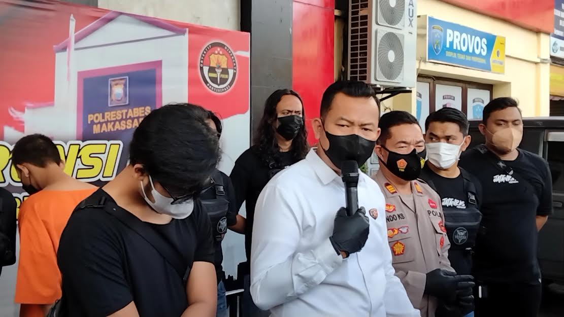 pengungkapan-anak-tukar-berasdi-mapolrestabes-makassar-jl-ahmad-yani-senin-1392021-sore.jpg