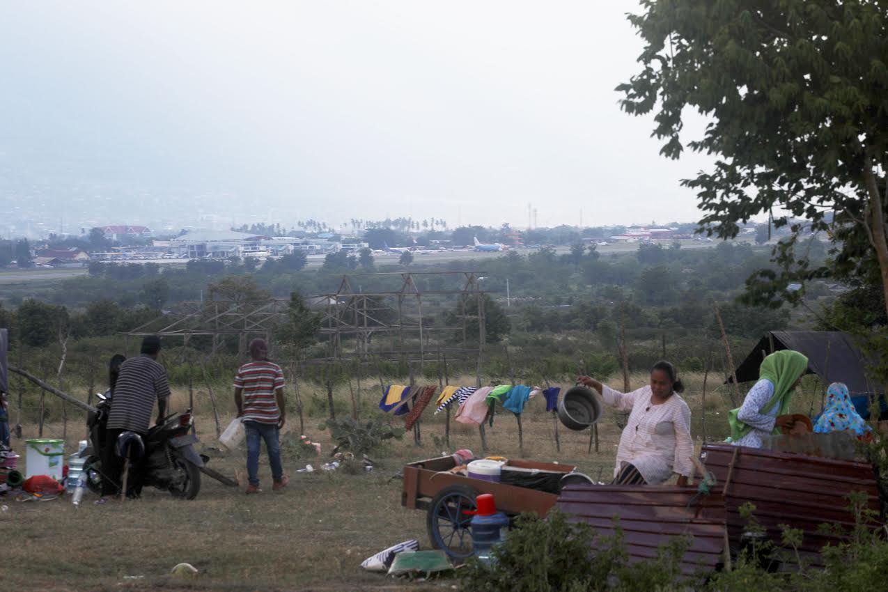 pengungsi-gempa-palu_20181001_222410.jpg