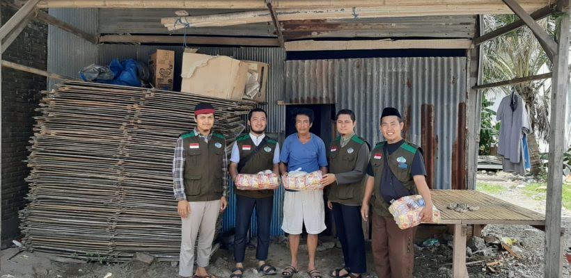 pengurus-wahdah-islamiyah-kota-parepare-menyakurkan-bantuan.jpg