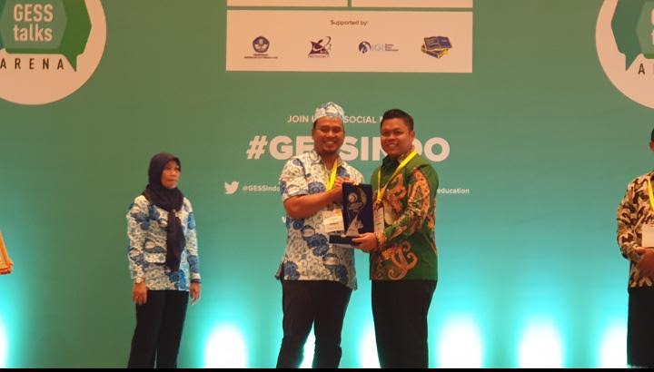 Yasir Machmud Juga Terima Penghargaan Anugrah Pendidikan Indonesia dari IGI