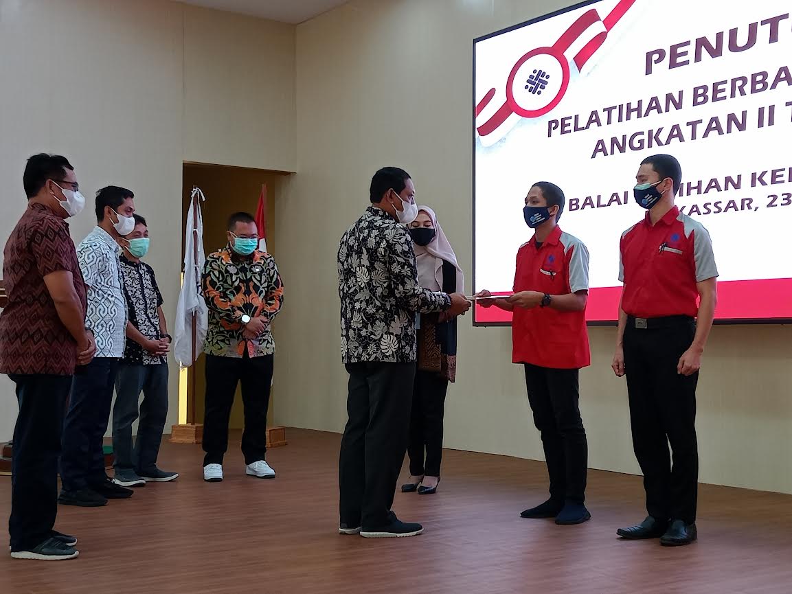 penutupan-pelatihan-berbasis-kompetensi-angkatan-ii-tahun-2021-blk-makassar-237202.jpg