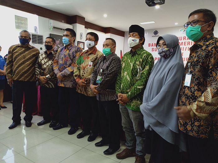 penyerahan-simbolis-bantuan-subsidi-upah-pekerja-peserta-bpjs-ketenagakerjaan.jpg