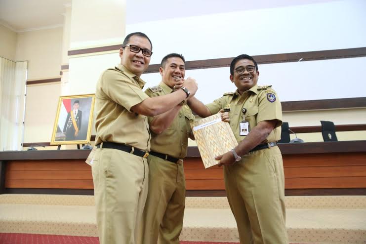 Gara-gara Danny Copot Camat, Soni Sumarsono Marah!