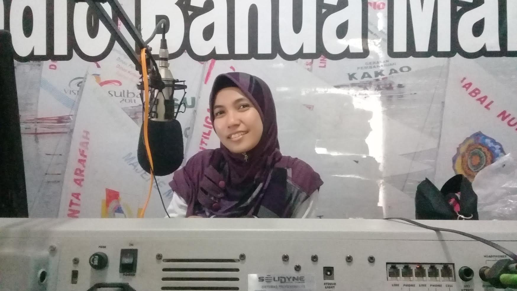 penyiar-radio_20171106_193755.jpg