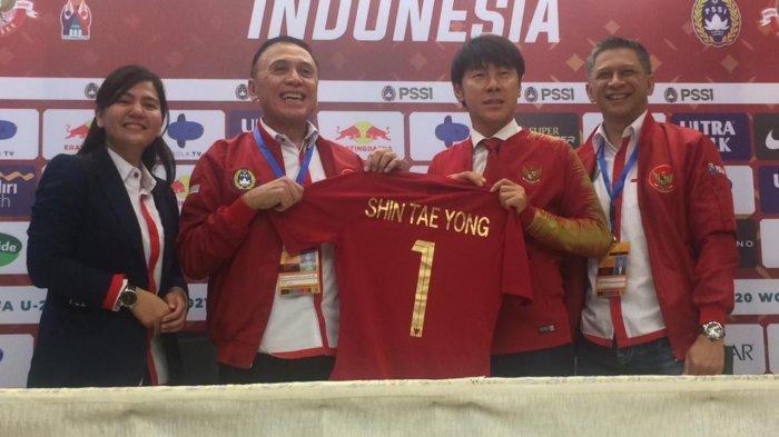 perkenalan-shin-tae-yong-sebagai-pelatih-timnas-yang-baru.jpg