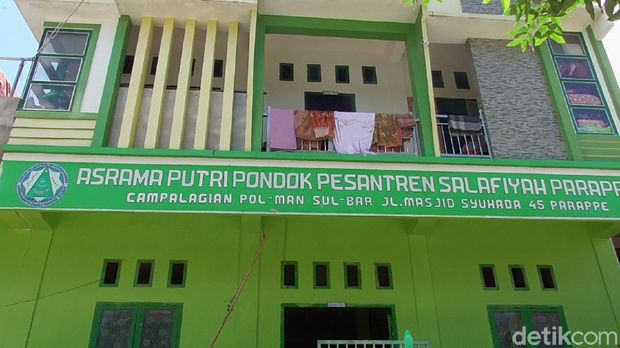 pesantren-salafiyah-desa-parappe-kecamatan-camapalagian.jpg