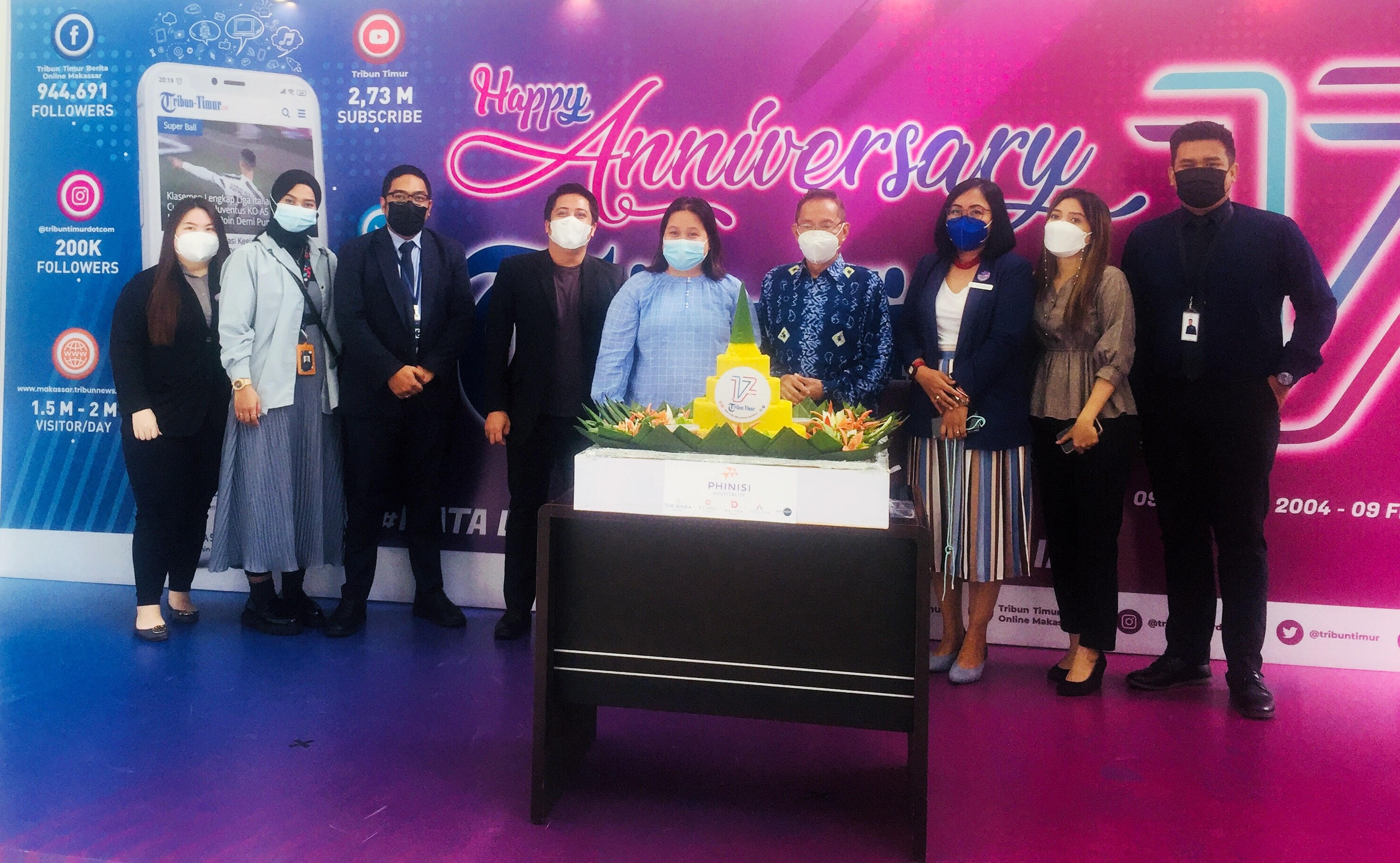 phinisi-hospitality-menyampaikan-selamat-hut-ke-17-untuk-tribun-timur.jpg