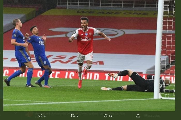 pierre-emerick-aubameyang-merayakan-golnya-dalam-laga-arsenal-kontra-leicester-city.jpg