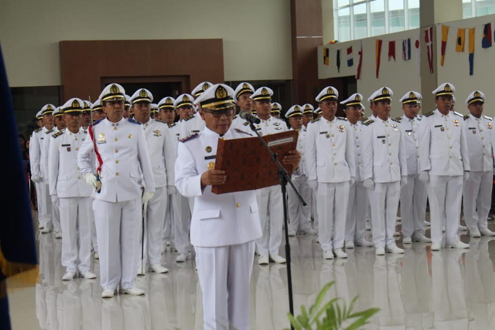 PIP Makassar Lantik 78 Perwira Pelayaran Niaga