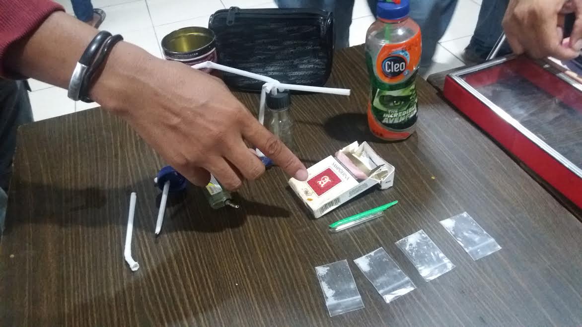 Dua Anjing K-9 Ikut Sisir 'Kampung Narkoba', Polisi Amankan Delapan Warga - pir2s_20171023_212050.jpg