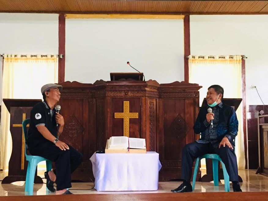 pjs-bupati-toraja-utara-amson-padolo-sebagai-narasumber-setelah-ibadah-minggu.jpg