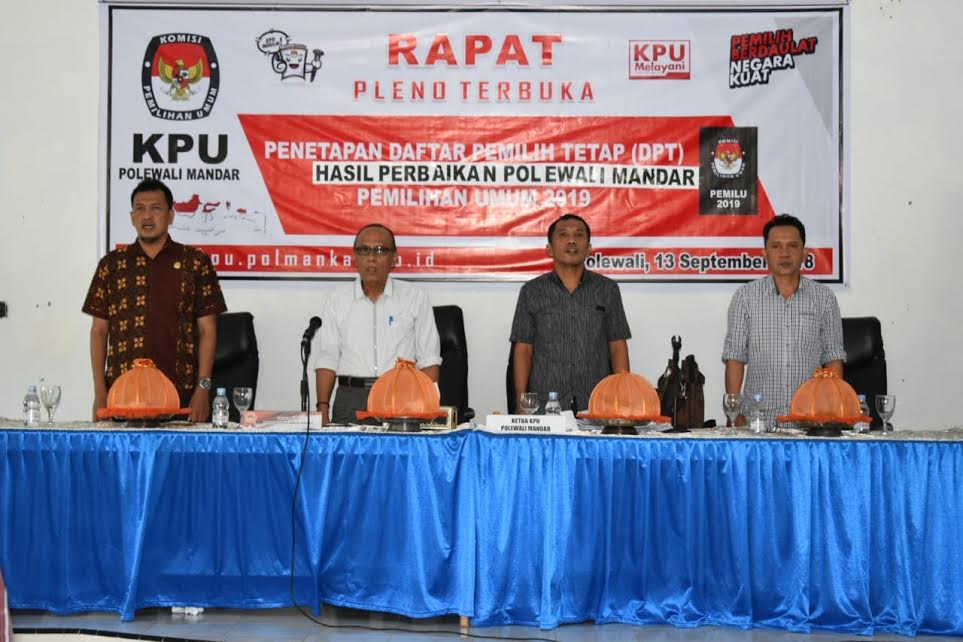 pleno-penetapan-dpthp-kpu-polman-berlangsung-di-gedung-slb-pekkabata_20180914_134906.jpg