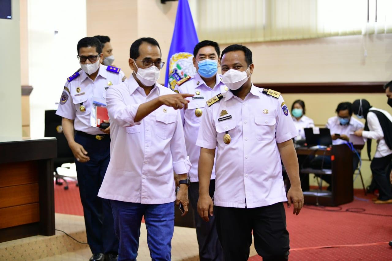 plt-gubernur-sulsel-andi-sudirman-sulaiman-saat-rapat-bersama-menteri-perhubungan.jpg