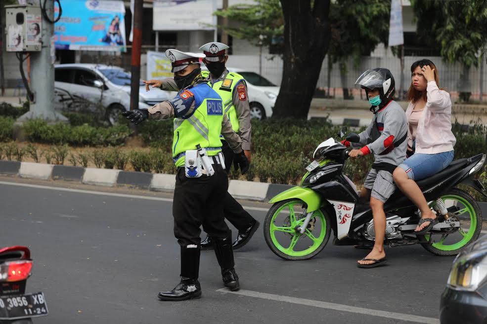 polantas-melakukan-operasi-patuh-di-jl-hertasning-makassar-sabtu-2572020-1.jpg
