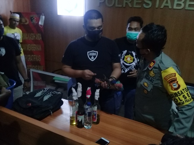 Serang Pengunjukrasa Tolak Rizieq Shihab di Makassar, 3 Orang Diamankan Polisi