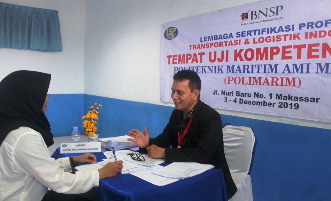 228 Taruna Polimarim Ikut Uji Kompetensi BNSP, Keahlian Forwarding dan Pengawasan Bongkar-Muat - politeknik-maritim-ami-makassar-atau-polimarim-menggelar-uji-kompetensi-2.jpg