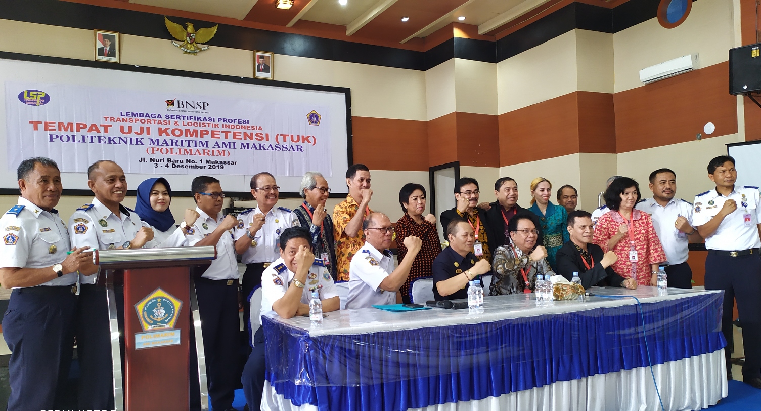 228 Taruna Polimarim Ikut Uji Kompetensi BNSP, Keahlian Forwarding dan Pengawasan Bongkar-Muat - politeknik-maritim-ami-makassar-atau-polimarim-menggelar-uji-kompetensi-3.jpg