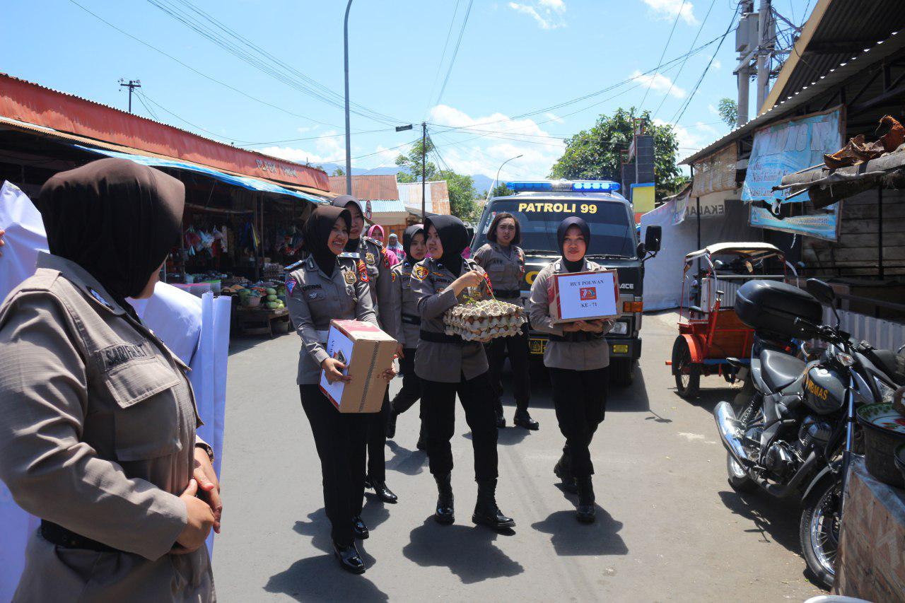 HUT Polwan ke -71, Polwan Polres Bantaeng Bagi Sembako