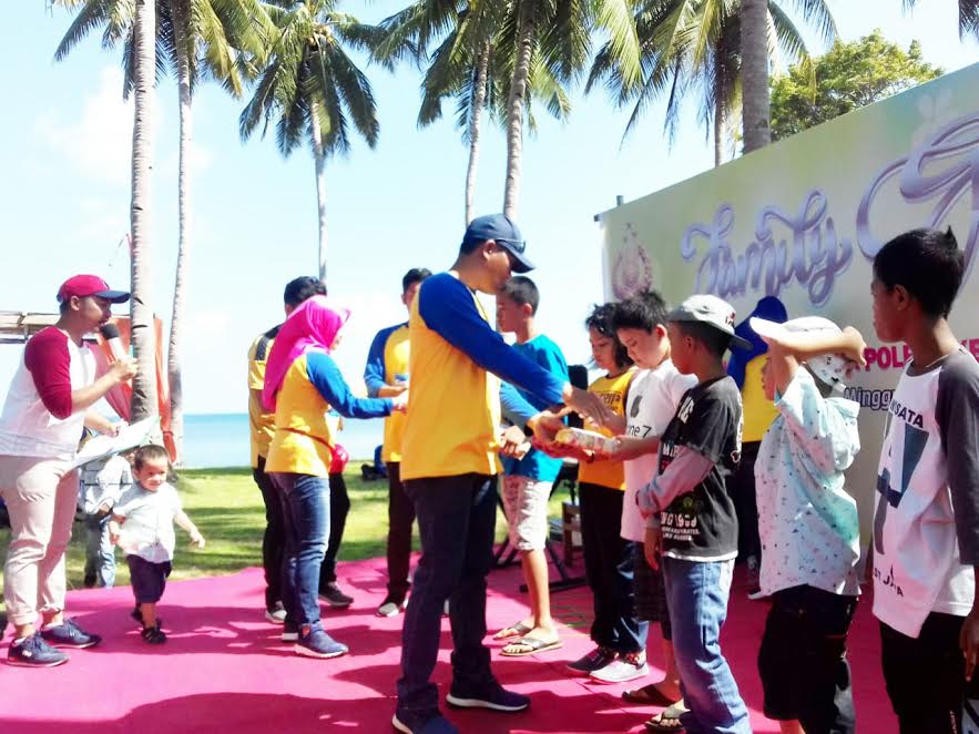 polres-selayar-menggelar-family-gathering-di-sunari-beach-resort_20180729_211101.jpg