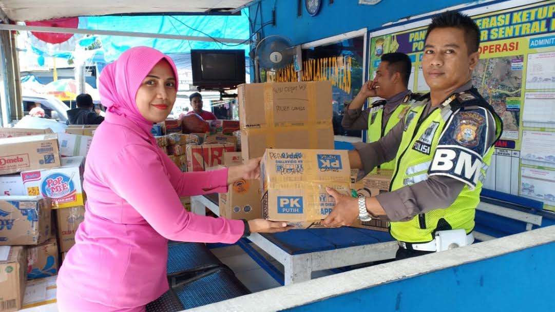Bhayangkari Polsek Camba Kirim Perlengkapan Bayi ke Palu