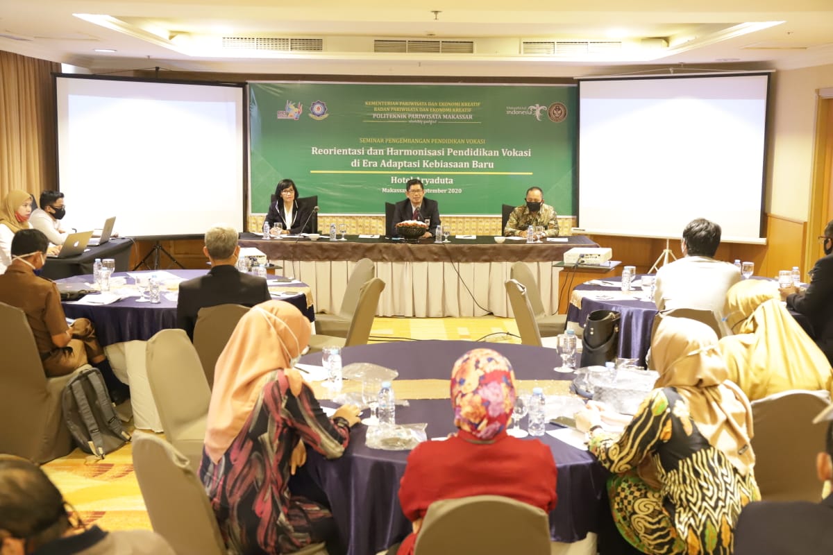 poltekpar-makassar-menggelar-seminar-pengembangan-pendidikan-vokasi.jpg