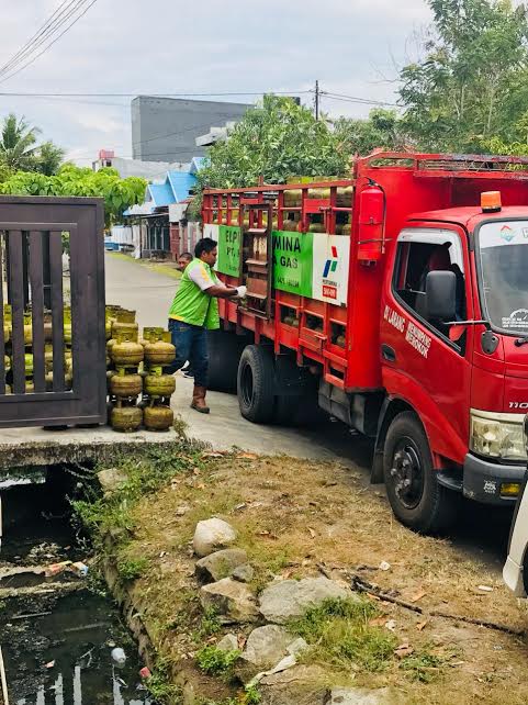 pra-operasi-pasar-elpiji-3-kg-di-kecamatan-maritengngae_20180904_195004.jpg
