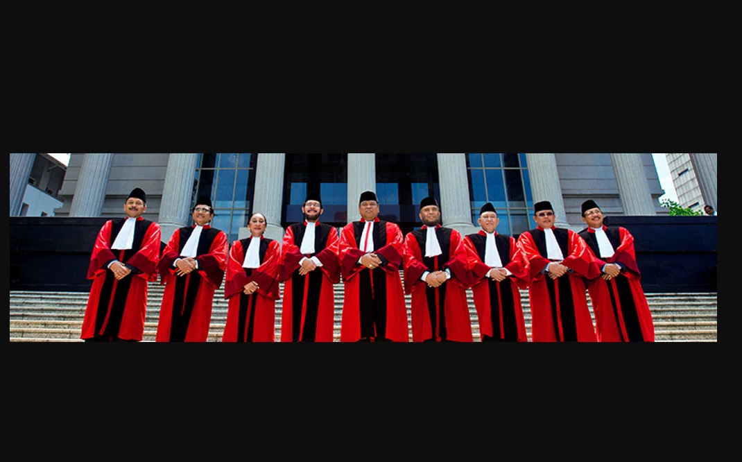 profil-9-hakim-mahkamah-konstitusi-yang-akan-tangani-kasus-sengketa-pilpres-2019-siapa-saja.jpg