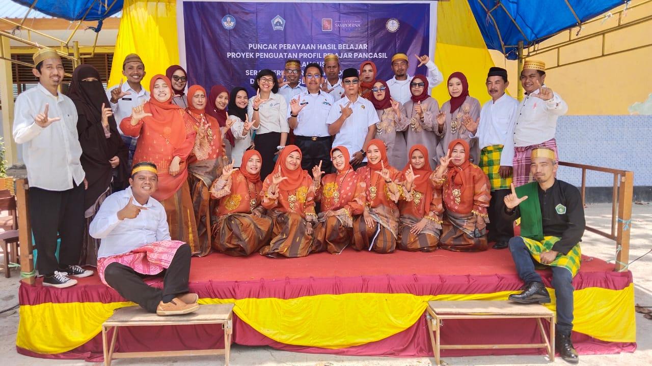 Kadis Pendidikan Tutup Kegiatan Kurikulum Merdeka di SMP Negeri 1 Tompobulu Bantaeng