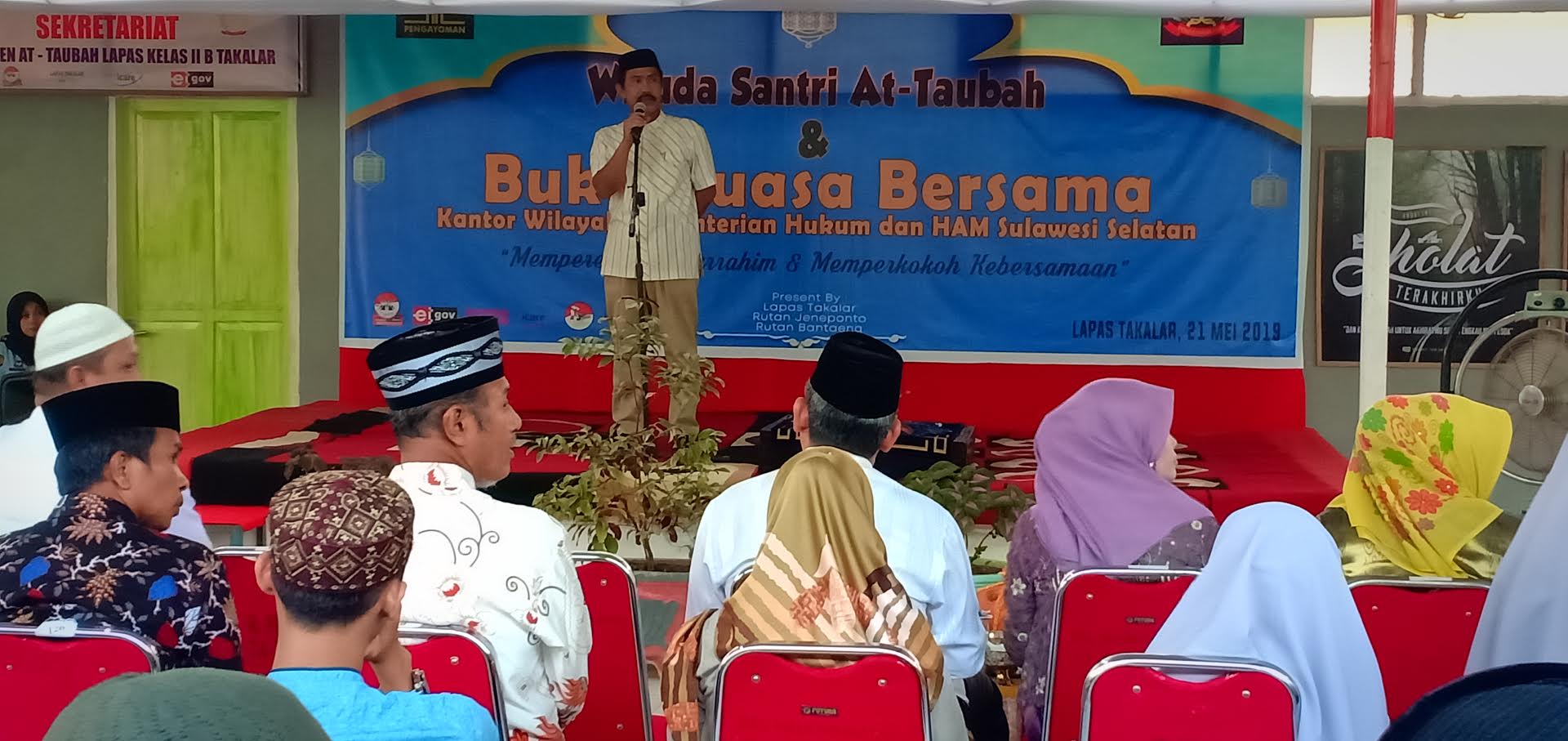 prosesi-wisuda-santri-pesantren-at-taubah-lapas-takalar.jpg