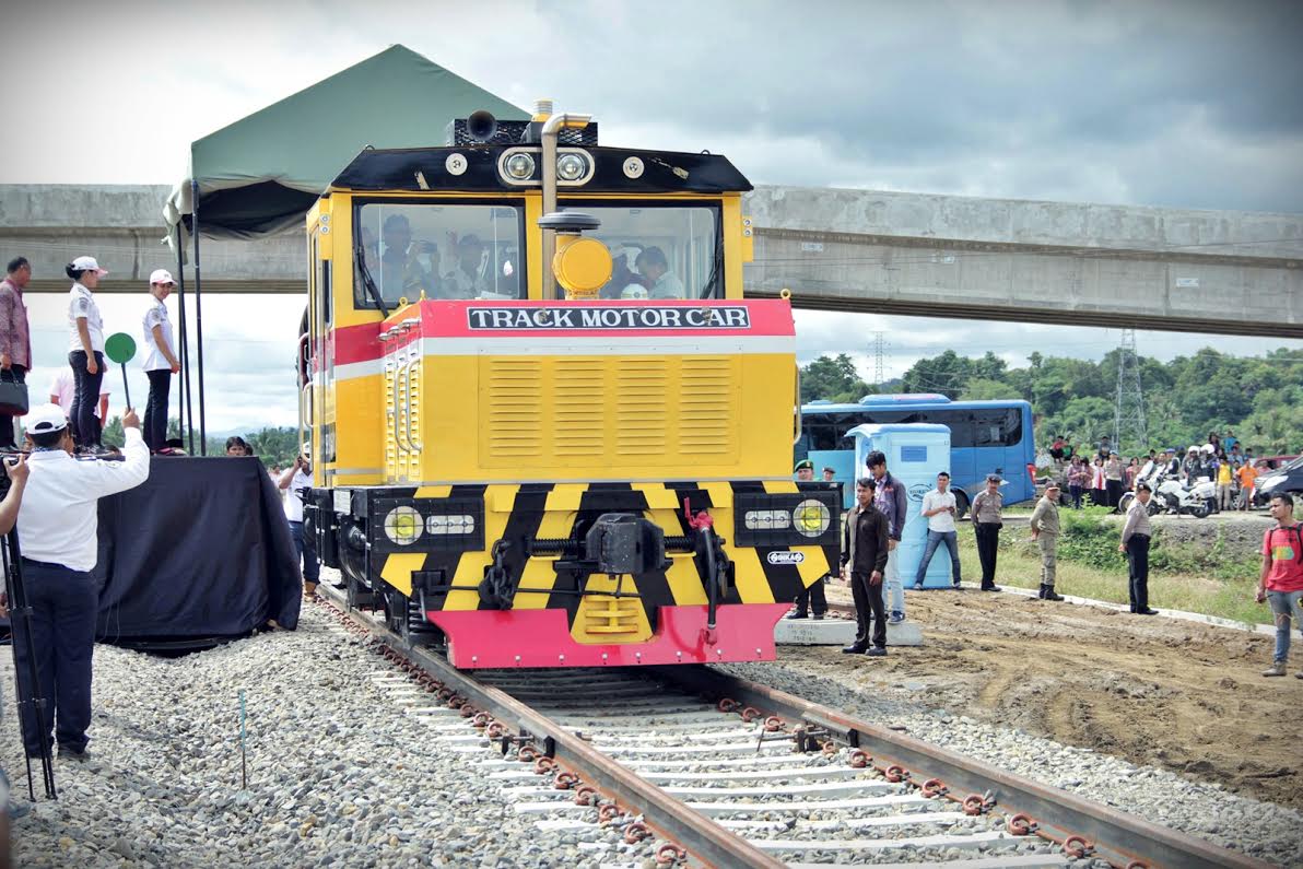 proyek-kereta-api-trans-sulawesi_20160605_232229.jpg