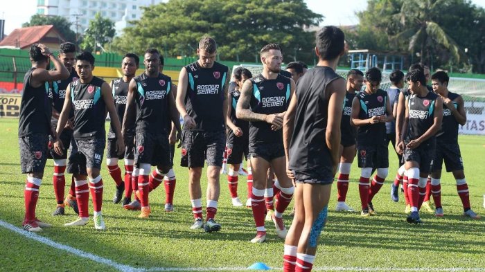 psm-lawan-borneo-fc_20181101_031745.jpg
