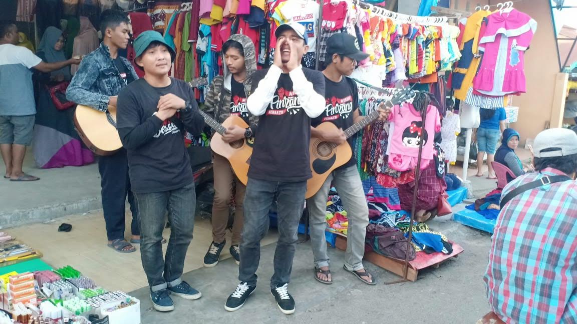 puluhan-musisi-yang-tergabung-dalam-musisi-pinrang-bersatu1.jpg