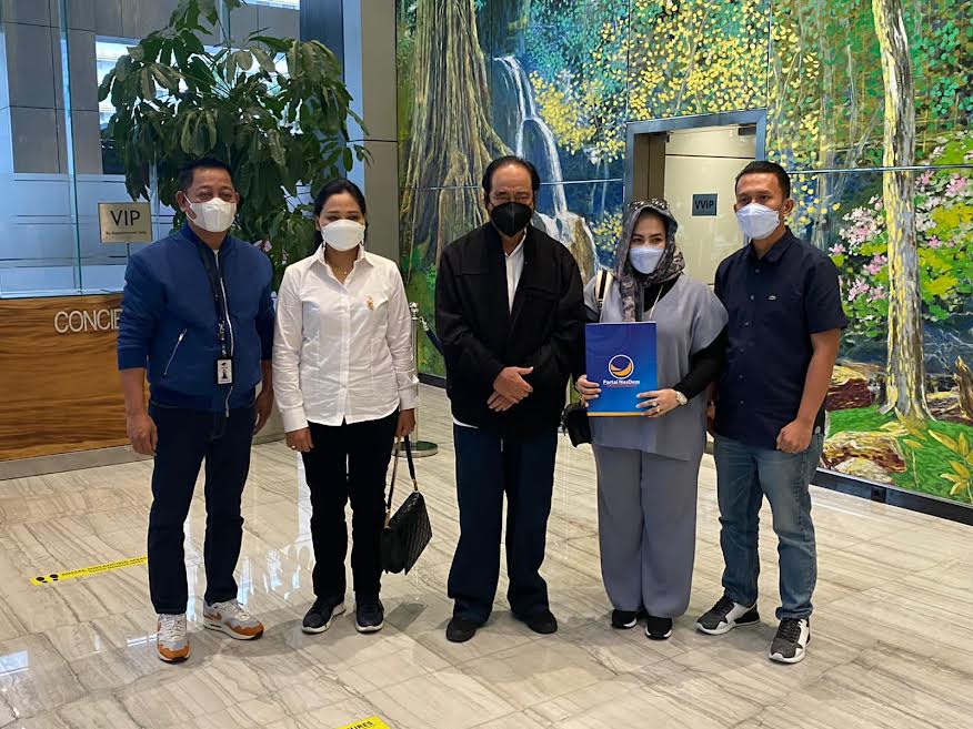 Putri Dakka Ditunjuk Jabat Ketua Nasdem Lutra, Terima SK Langsung dari Surya Paloh