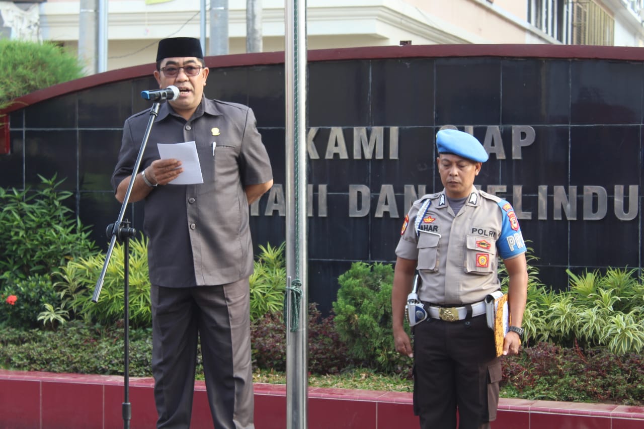 rafiuddin-raping-memimpin-apel-di-hadapan-personel-polres-gowa.jpg