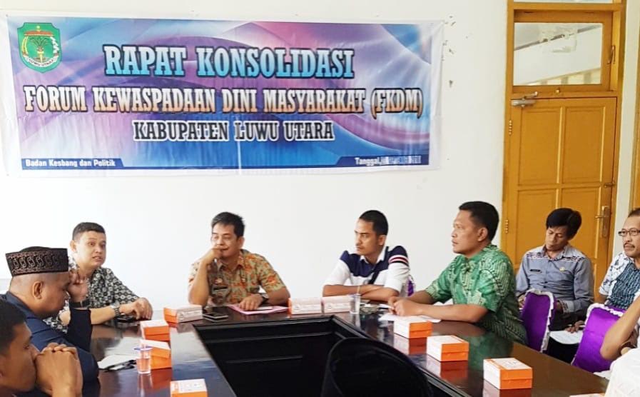 rapat-koordinasi-anggota-fkdm-di-ruang-rapat-badan-kesbangpol-luwu-utara_20180927_152041.jpg