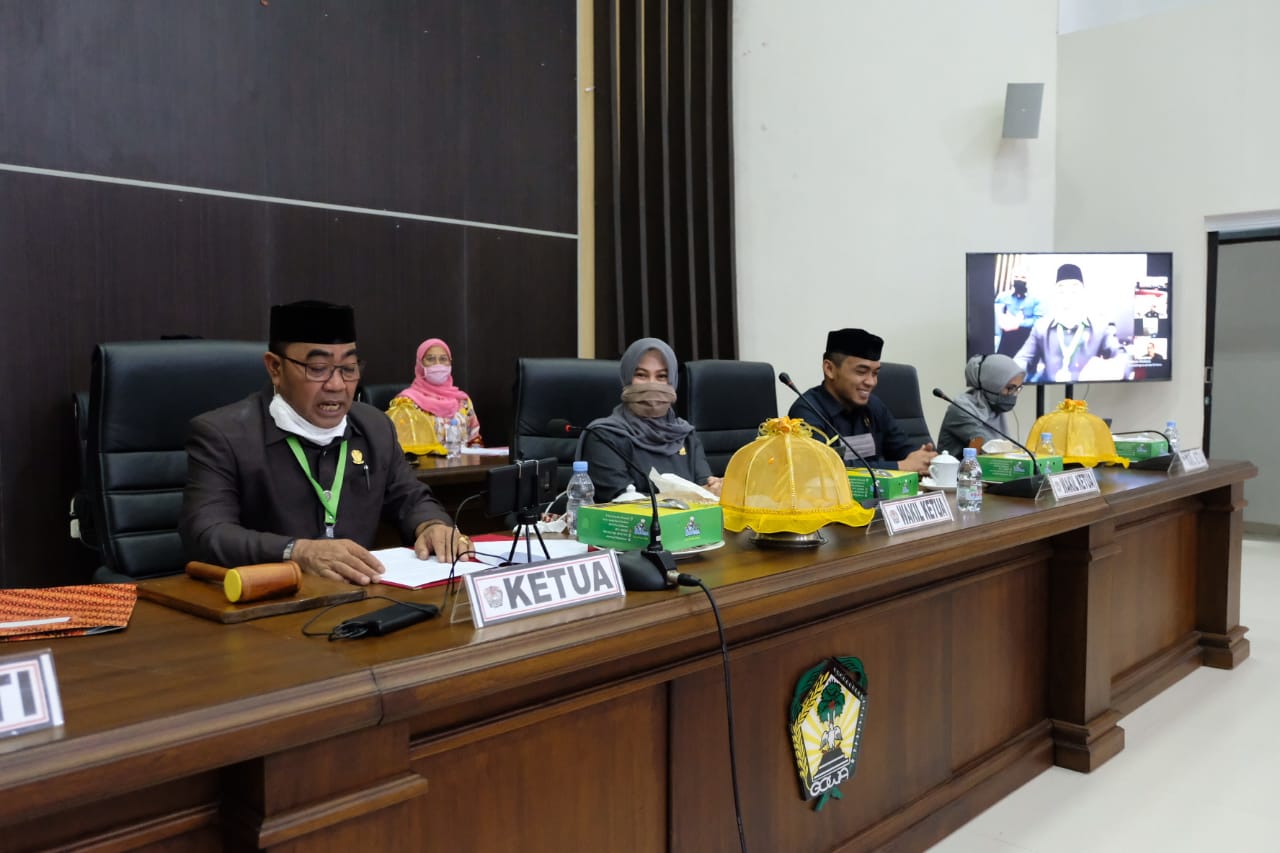 rapat-paripurna-penyampaian-rekomendasi-dprd-kabupaten-gowa.jpg
