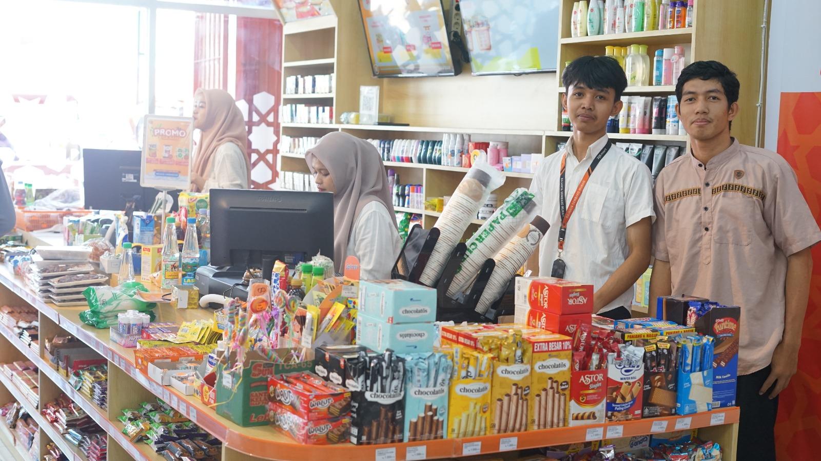 R8 Mart Alauddin Re-Opening dengan Konsep Baru yang Lebih Modern dan Islami