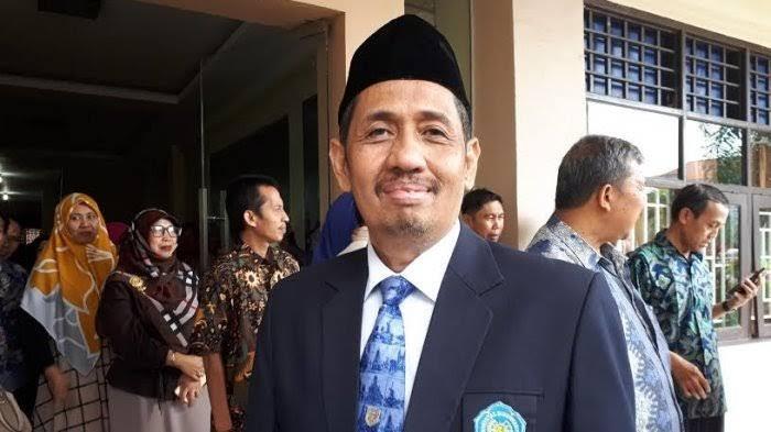 rektor-universitas-muhammadiyah-unismuh-makassar-dr-abdul-rahman-rahim-1962020.jpg