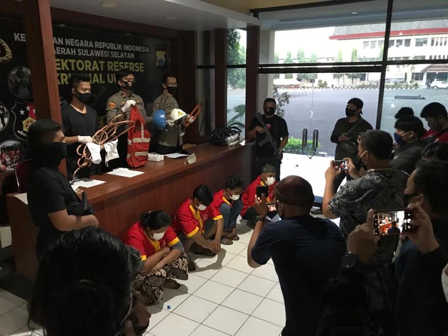 resmob-polda-sulsel-telah-menangkap-seorang-pelaku-pencurian-kabel-optik.jpg