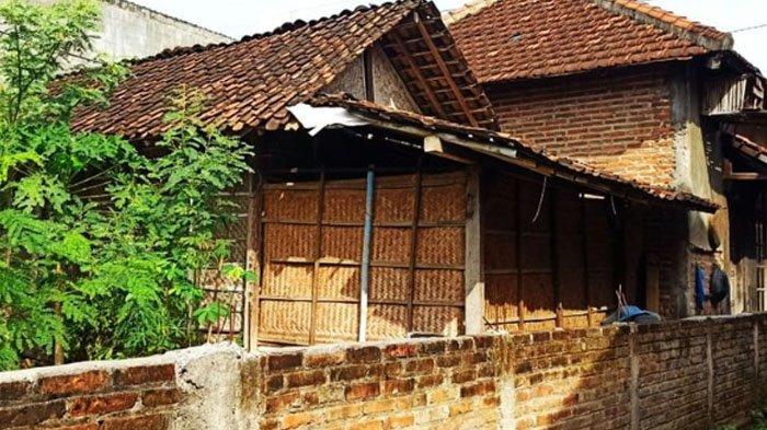 Hampir Setiap Hari Injak Tai Ayam, Warga Ini Temboki Jalan Masuk Rumah Tetangganya, Selengkapnya