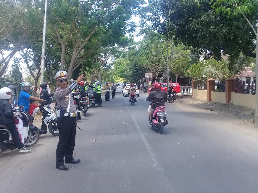 satlantas-polres-jeneponto-menggelar-operasi-zebra_20181030_124501.jpg